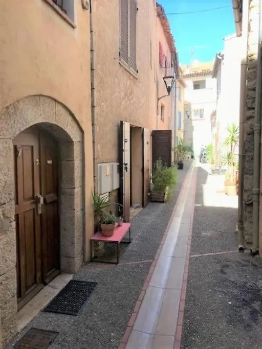 Studio Dans Centre Historique Vallauris Apartment